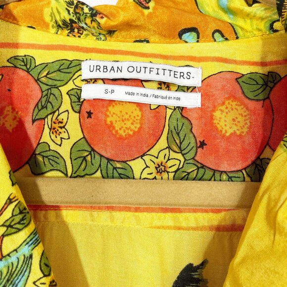 Urban Outfitters Women's Yellow Hawaiian Shirt Tropical Fruit Floral Size Small - Picture 3 of 6